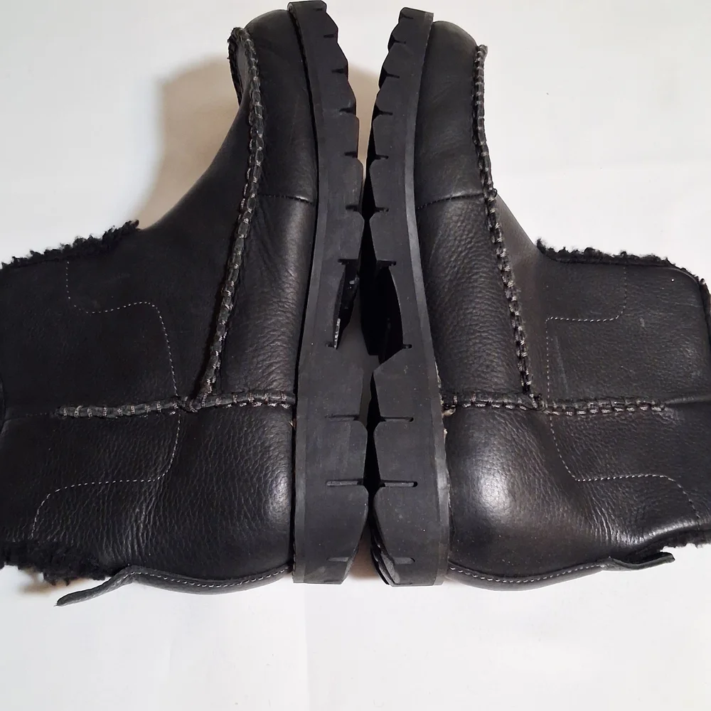 Skechers‎ Men's Slip-On Black Leather Upper Balance Boots Size 9.5  NWOT